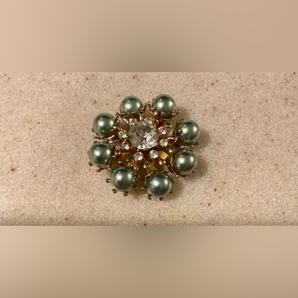 Elegant Gold and Green Pearl Brooch